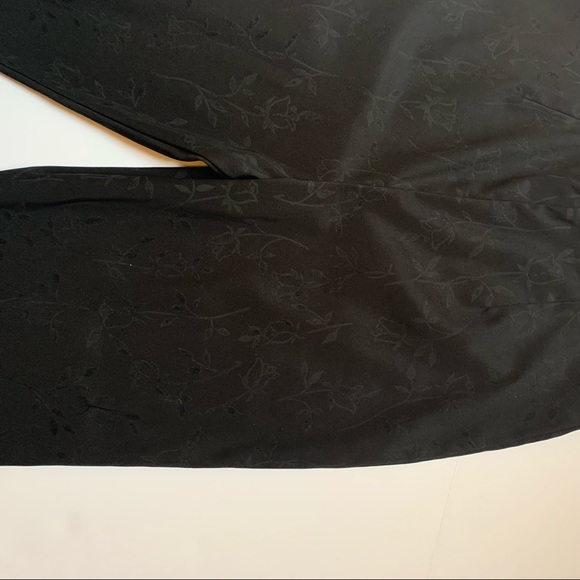 Women’s Black floral Dress Work Pants. Cropped 8 - Picture 3 of 5
